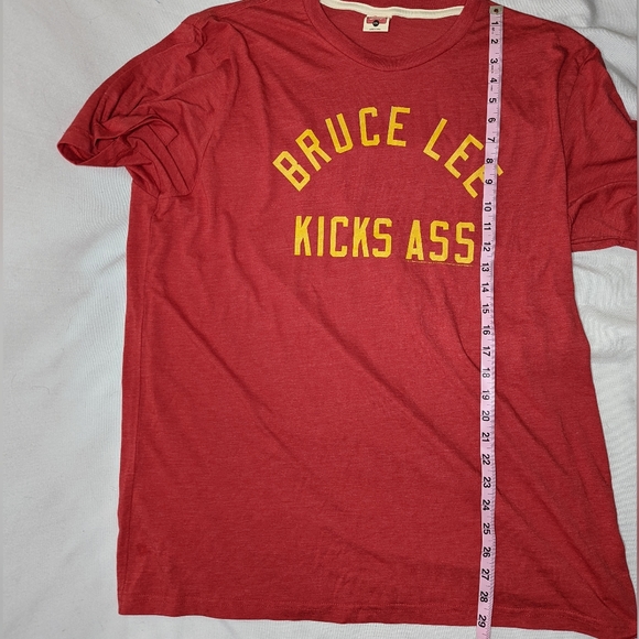 2for$30 Bruce Lee Kicks Ass Red Tee with Yellow Letters Size XXL - Picture 2 of 10